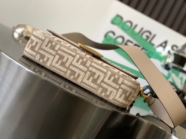 スーパーコピーブランドバッグ内部構造